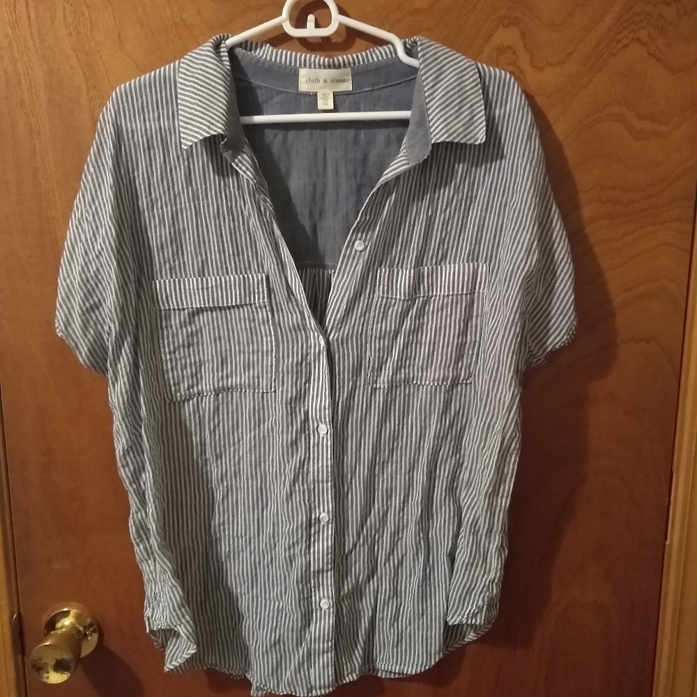 Cute grey button up.